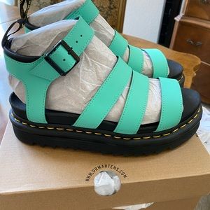 NWT Doc Marten’s BLAIRE Peppermint Sandals Size 8